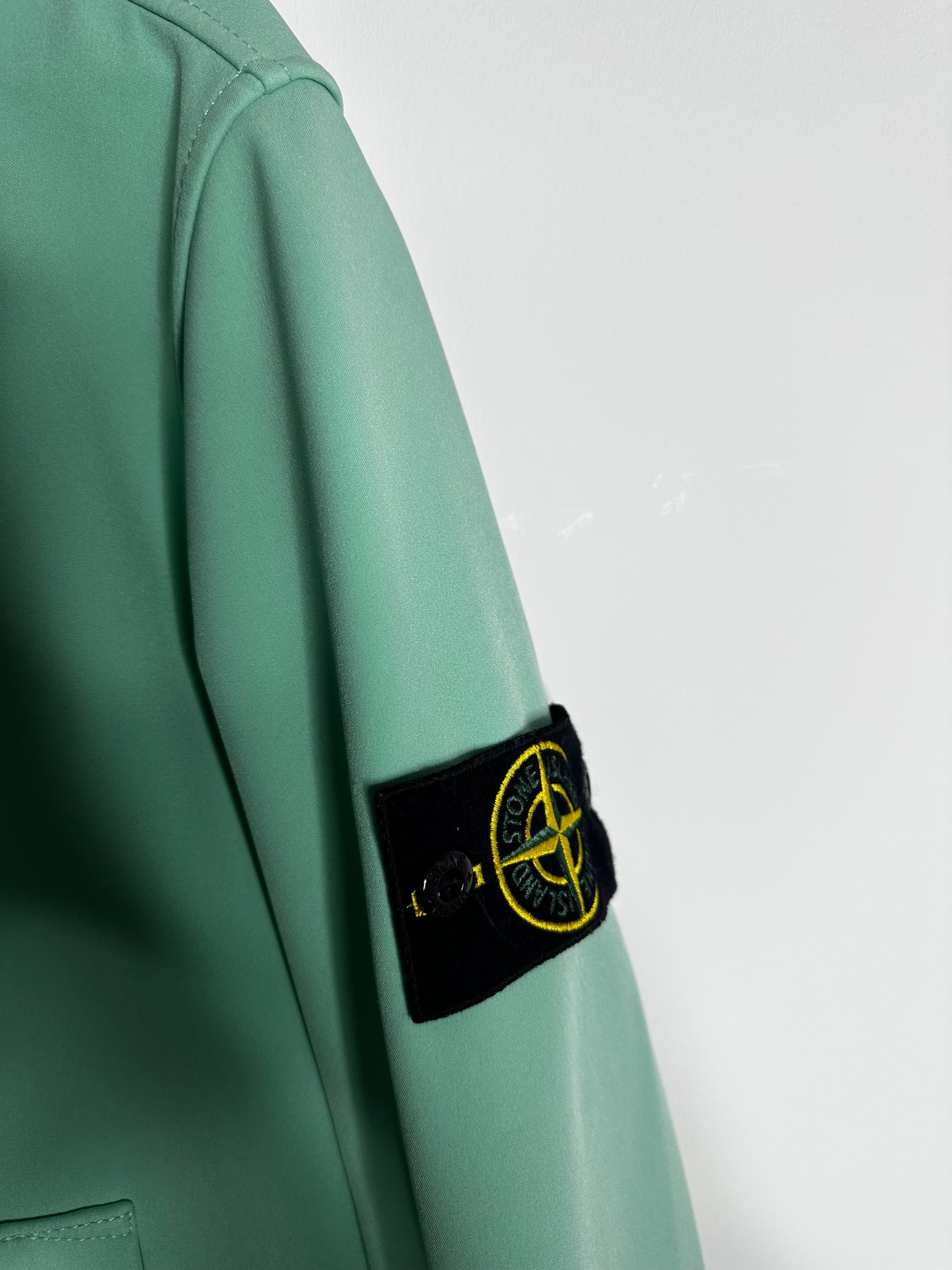 Stone Island Mint Green Light Soft Shell - R eDye Technloogy Hooded Jacket - Medium