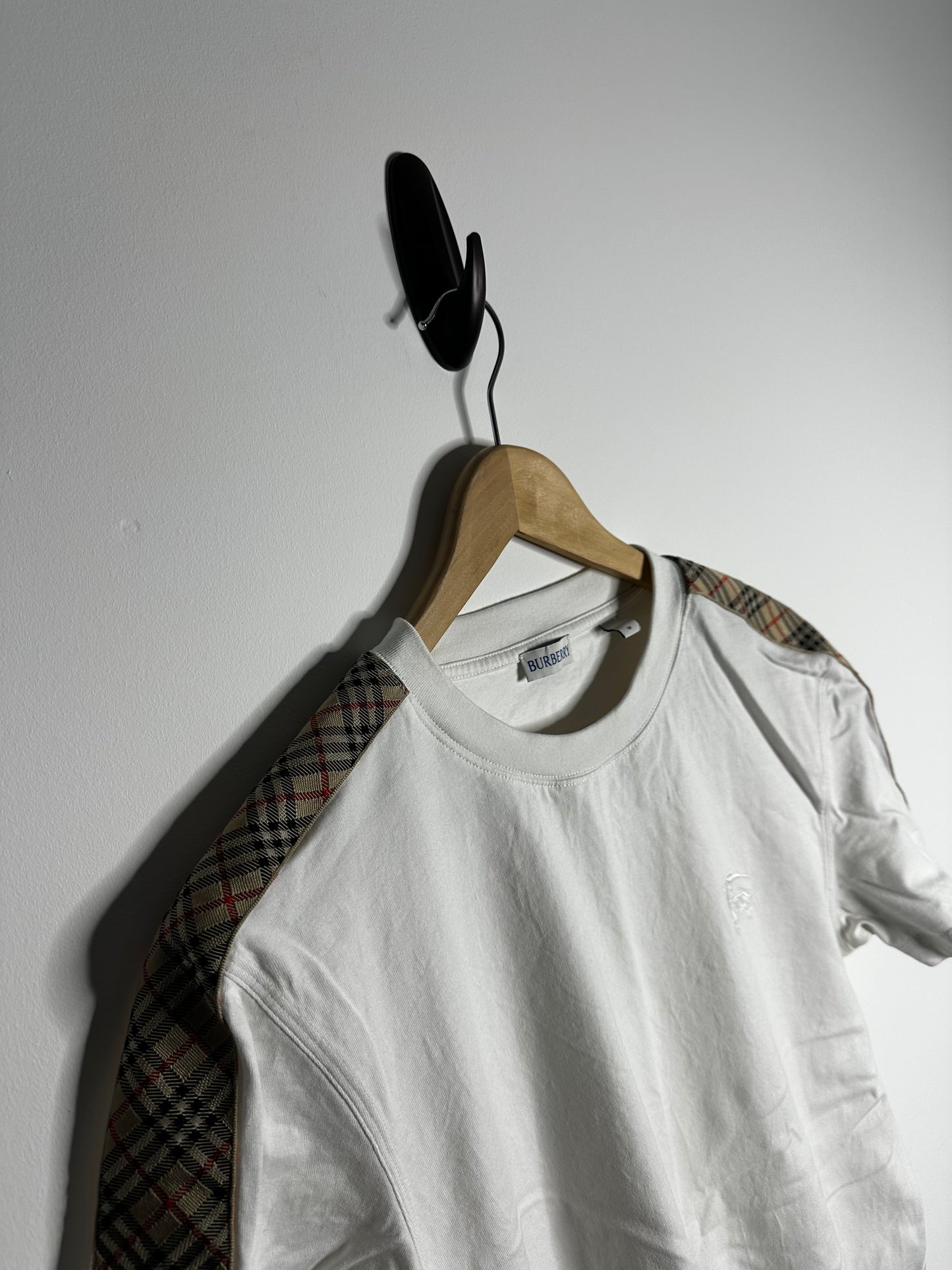 Burberry White Checked Shoulder Cotton Jersey T - Shirt - Medium